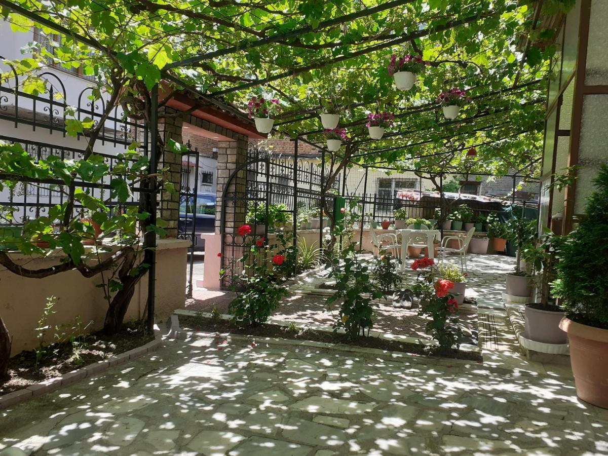 Vila Spaho Korce Esterno foto